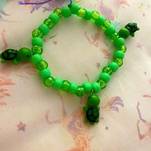 Im selling bracelets and keychain